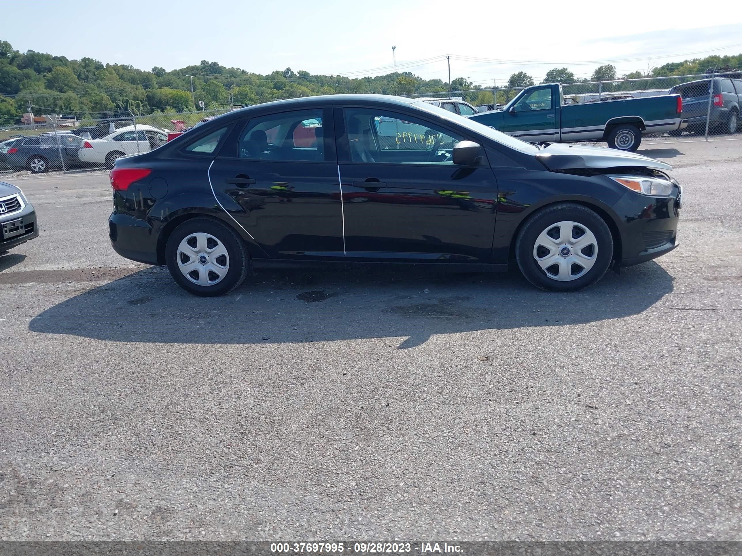 Photo 12 VIN: 1FADP3E28HL284230 - FORD FOCUS 