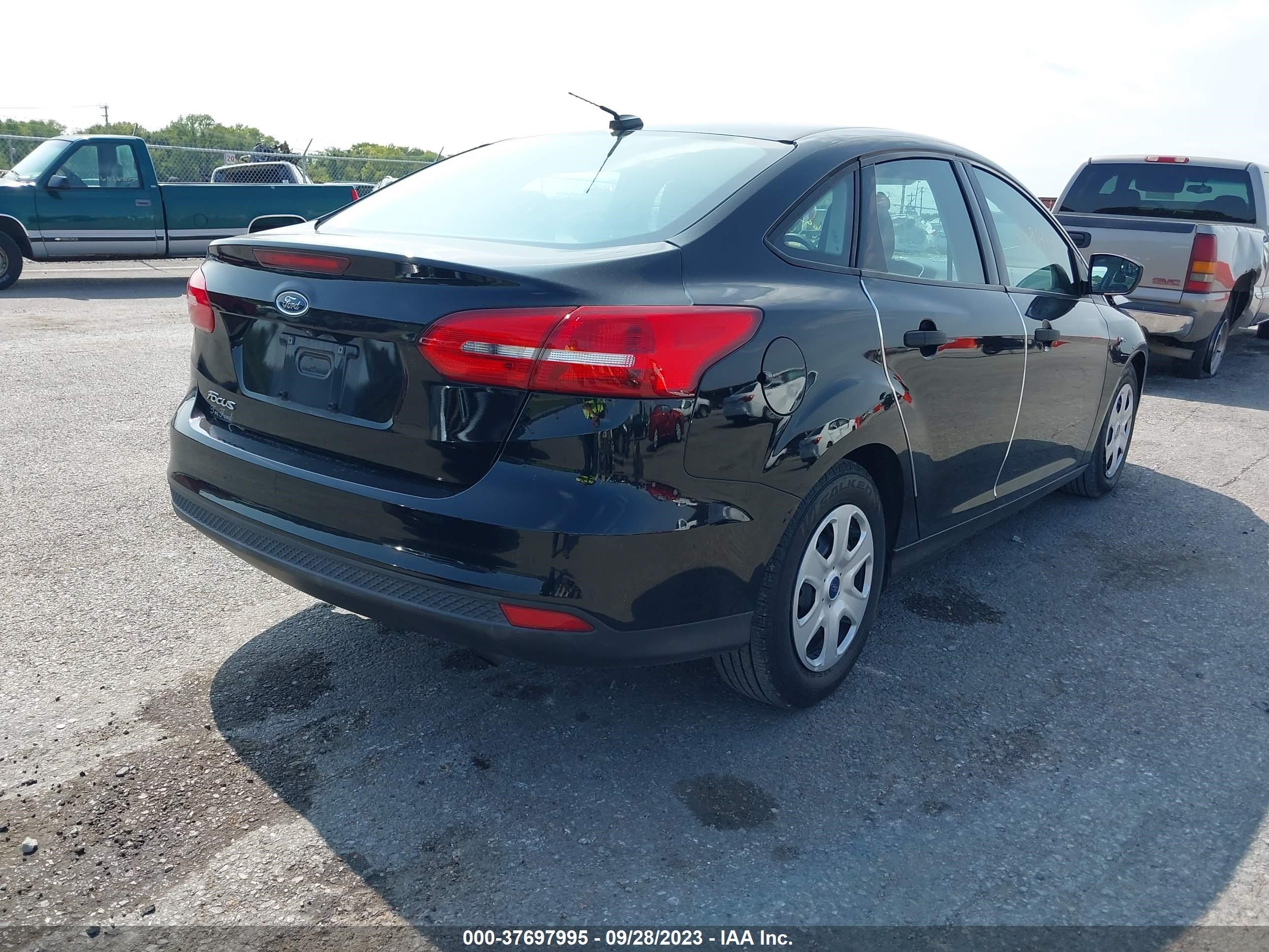 Photo 3 VIN: 1FADP3E28HL284230 - FORD FOCUS 