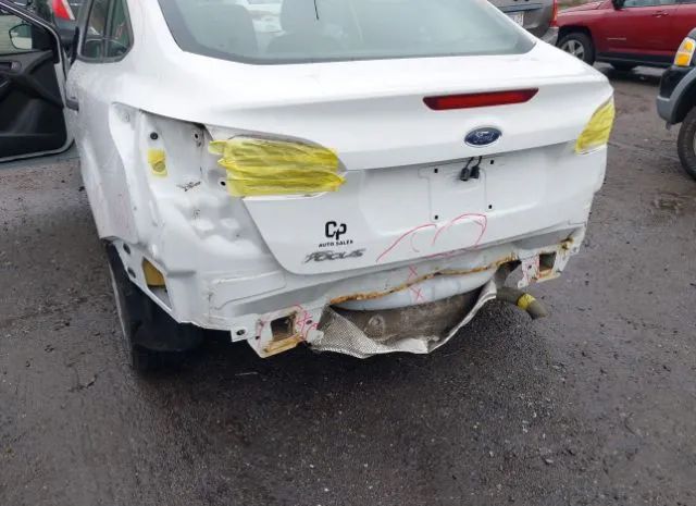 Photo 5 VIN: 1FADP3E28HL311247 - FORD FOCUS 