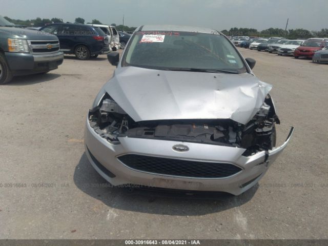 Photo 5 VIN: 1FADP3E28JL277350 - FORD FOCUS 