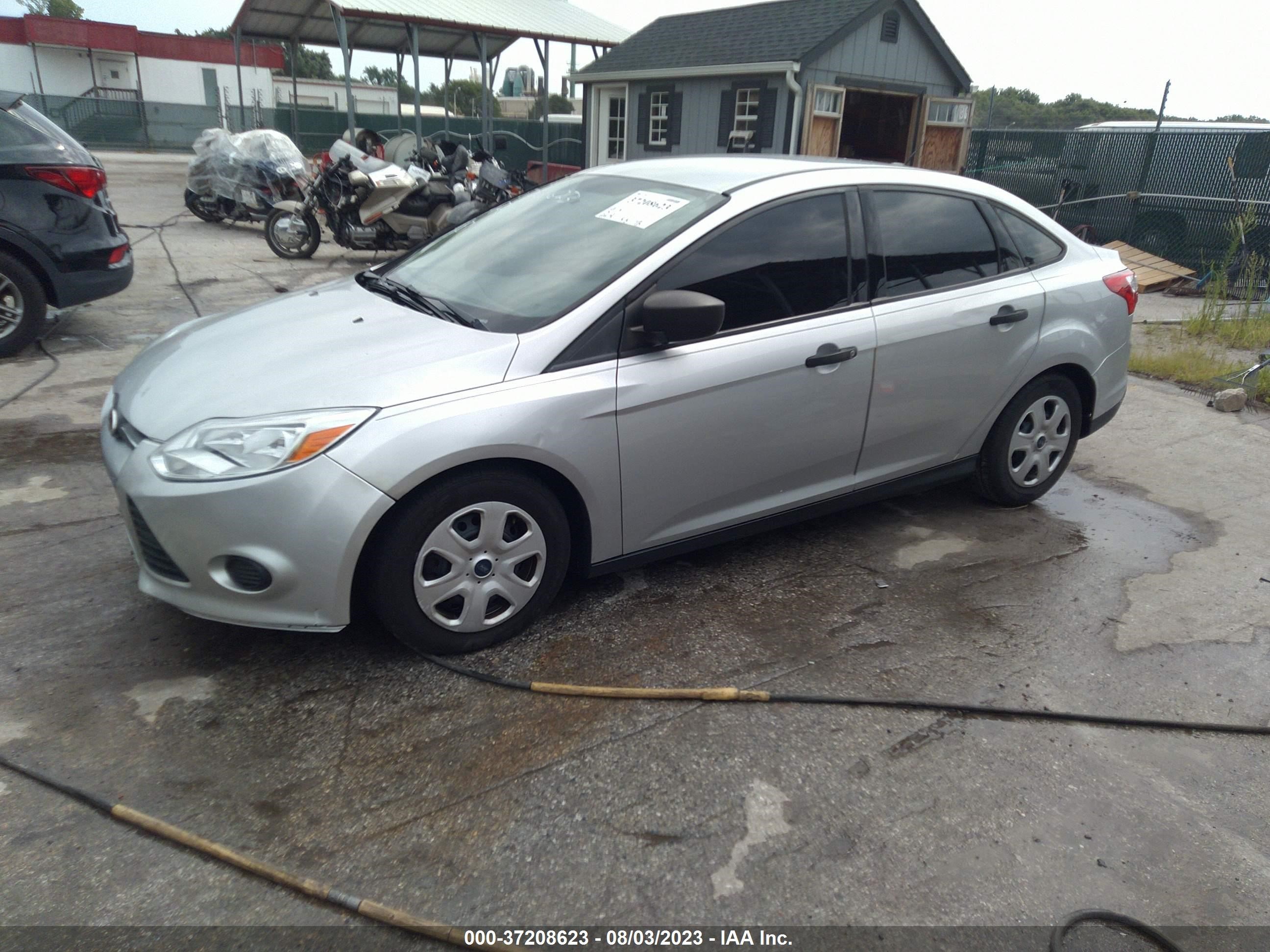 Photo 1 VIN: 1FADP3E29EL153609 - FORD FOCUS 