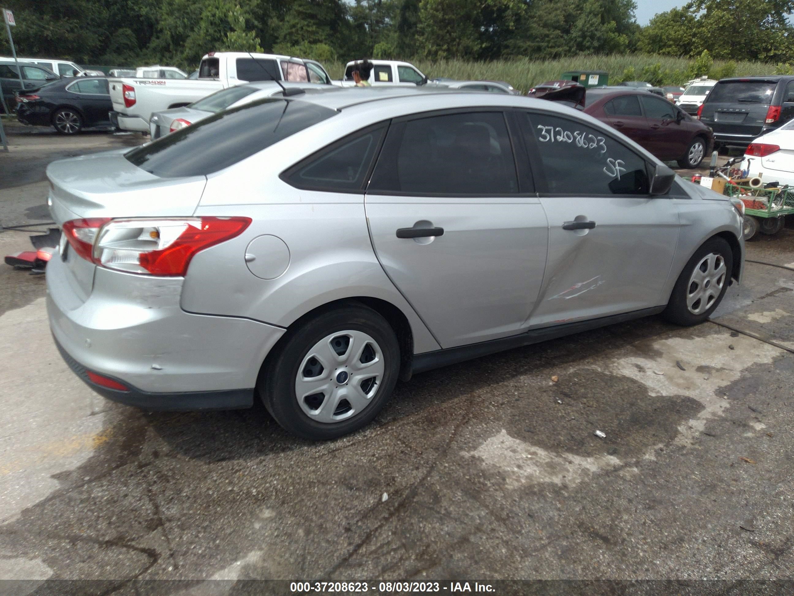 Photo 3 VIN: 1FADP3E29EL153609 - FORD FOCUS 