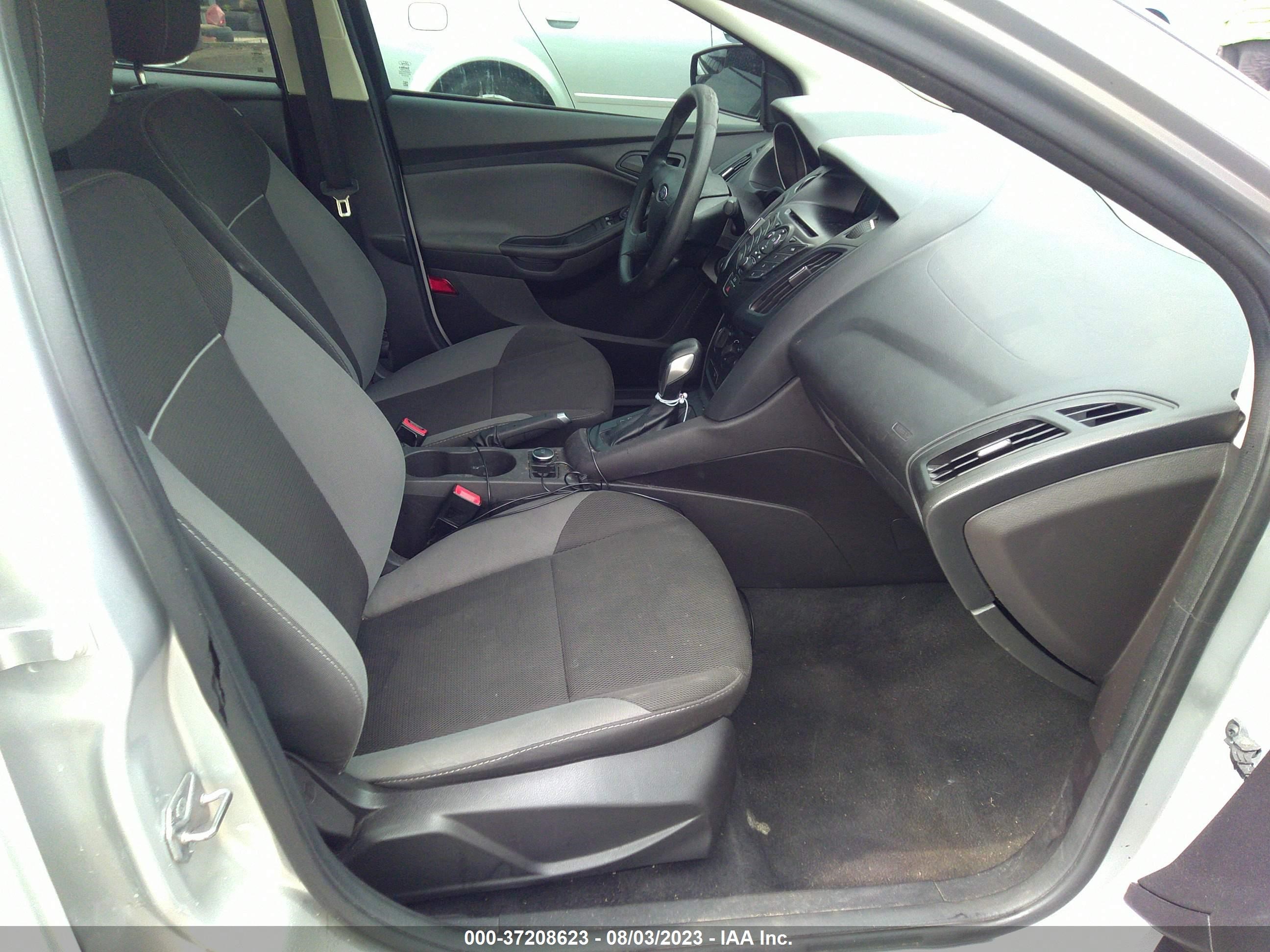 Photo 4 VIN: 1FADP3E29EL153609 - FORD FOCUS 