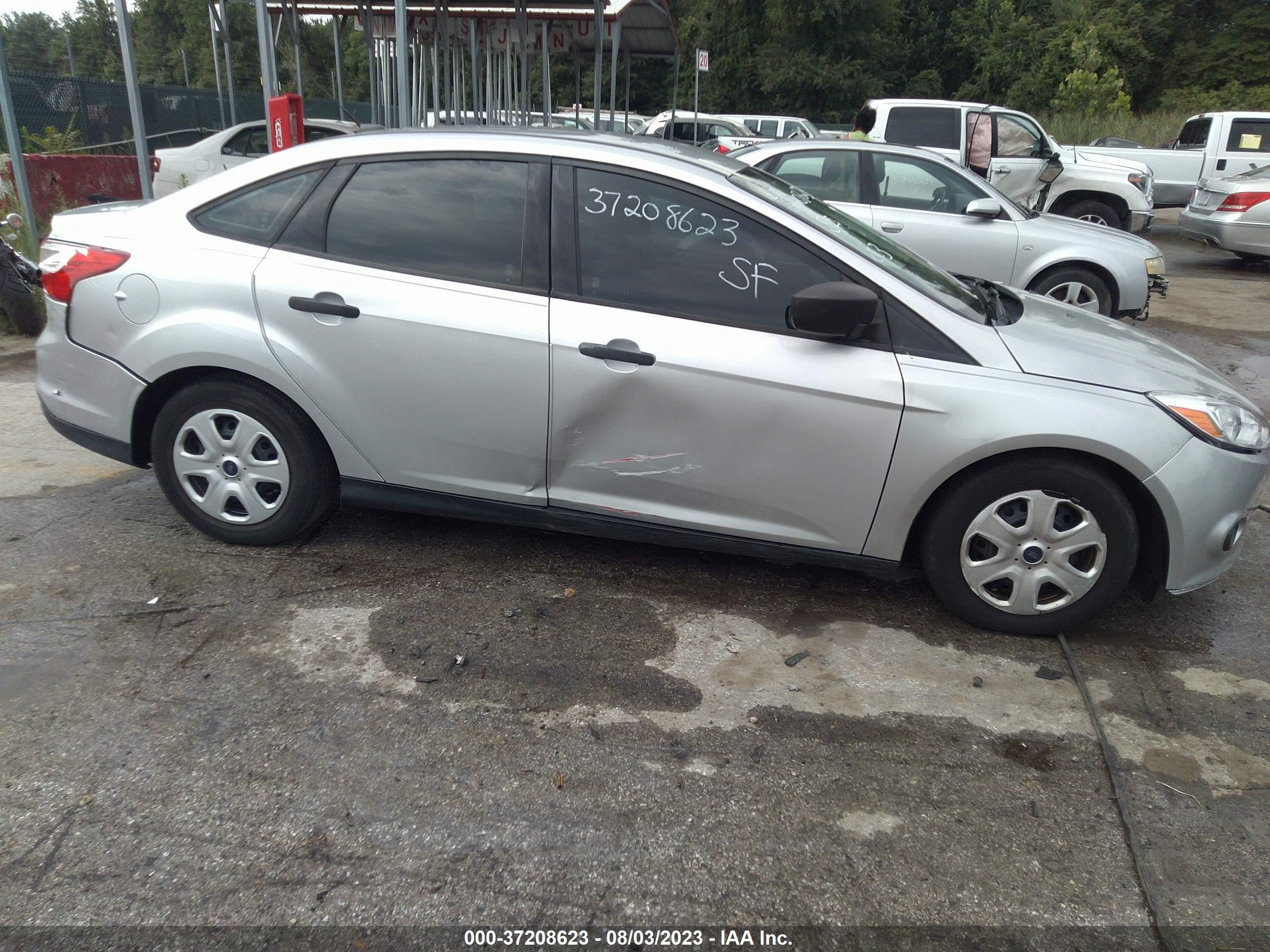 Photo 5 VIN: 1FADP3E29EL153609 - FORD FOCUS 