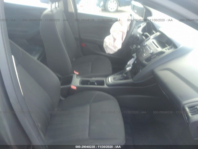 Photo 4 VIN: 1FADP3E29HL282101 - FORD FOCUS 