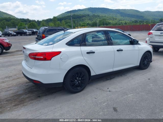 Photo 3 VIN: 1FADP3E29JL210062 - FORD FOCUS 