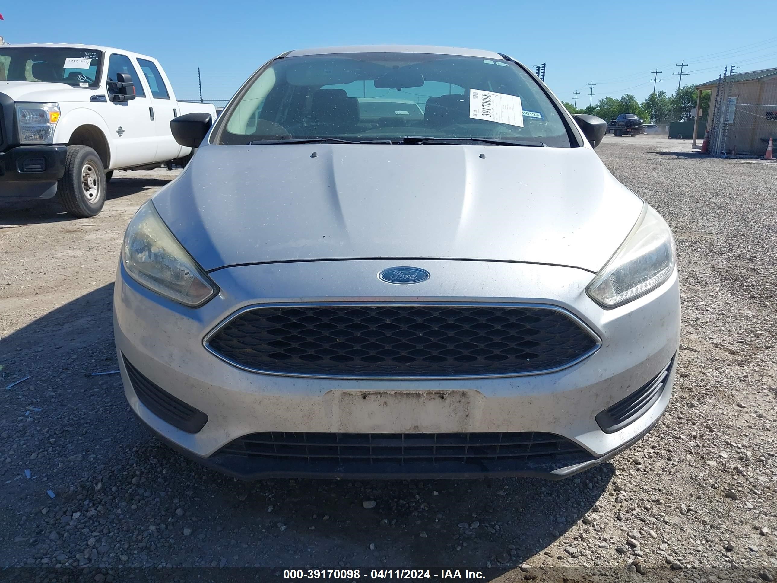 Photo 5 VIN: 1FADP3E2XJL321543 - FORD FOCUS 