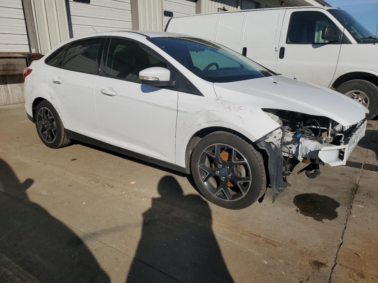 Photo 3 VIN: 1FADP3F20DL104666 - FORD FOCUS 