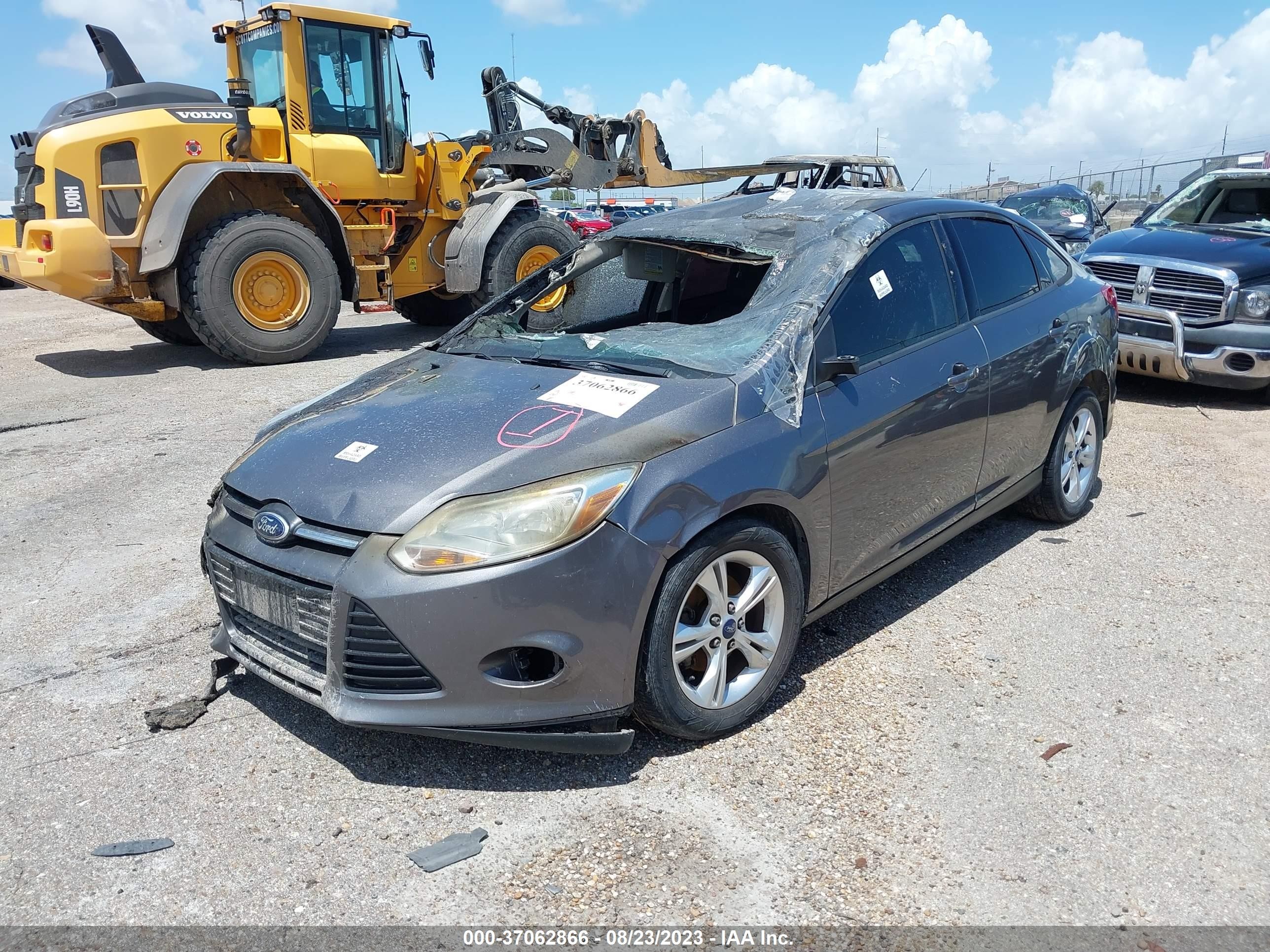 Photo 1 VIN: 1FADP3F20DL204413 - FORD FOCUS 