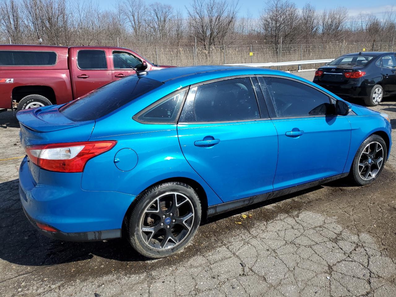 Photo 2 VIN: 1FADP3F20DL218926 - FORD FOCUS 