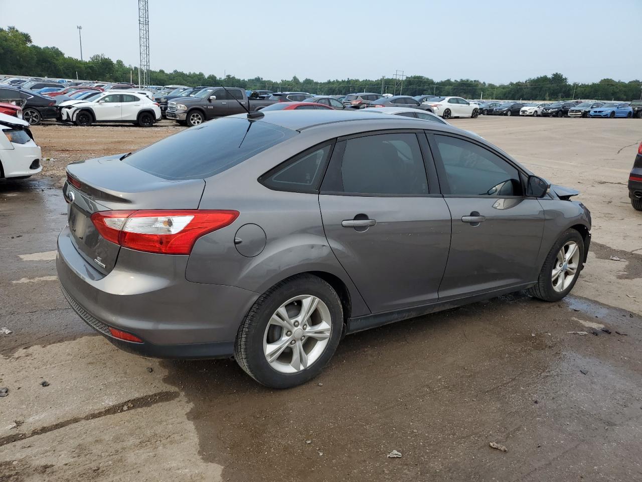 Photo 2 VIN: 1FADP3F20DL231885 - FORD FOCUS 