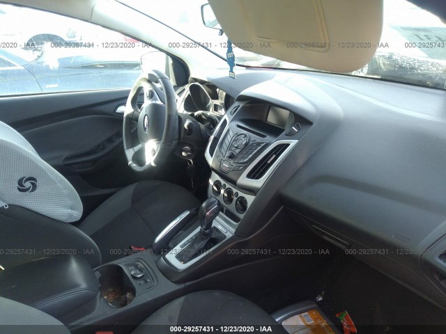 Photo 4 VIN: 1FADP3F20EL102501 - FORD FOCUS 