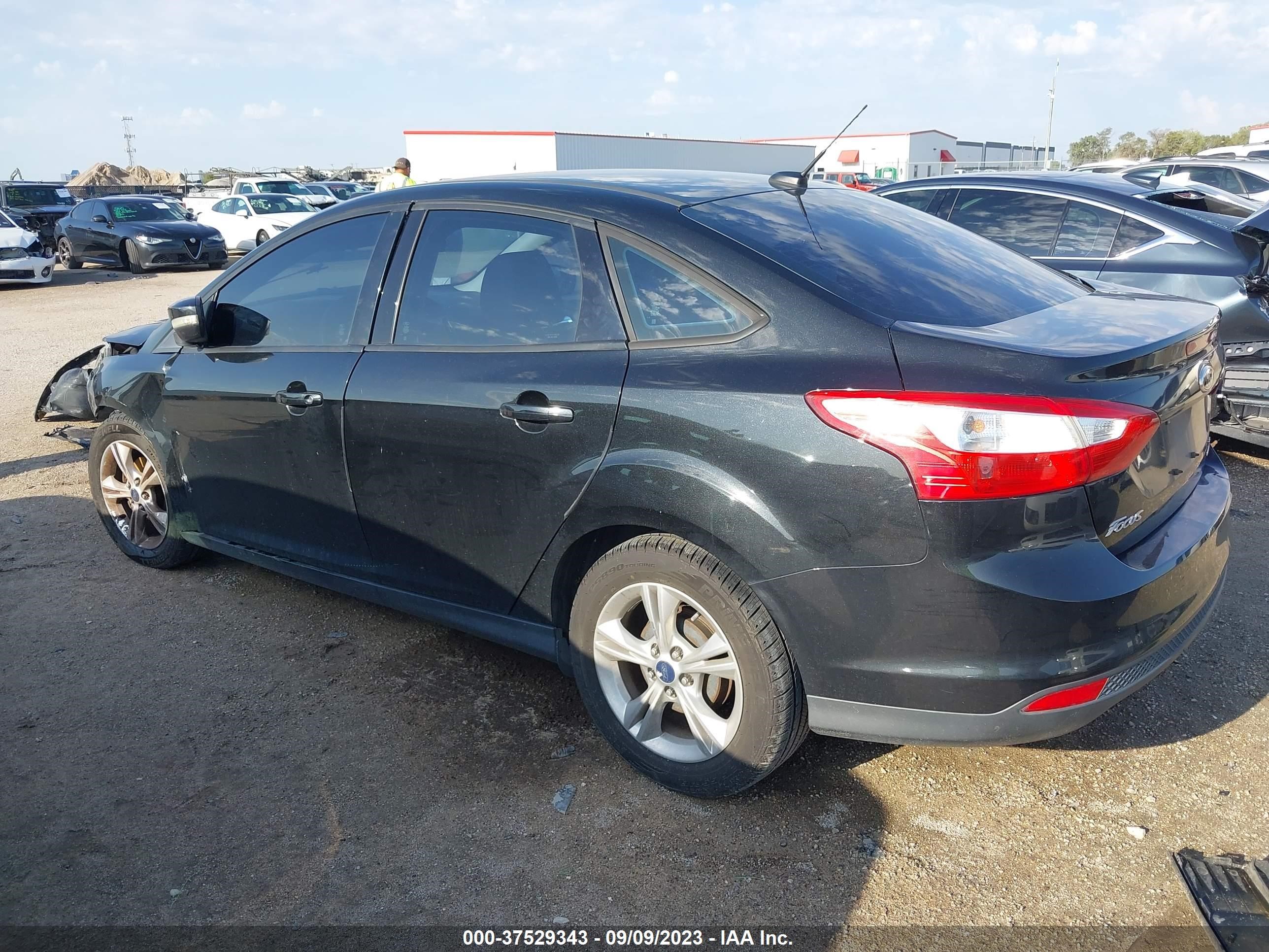 Photo 2 VIN: 1FADP3F20EL283602 - FORD FOCUS 