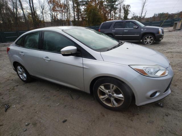 Photo 3 VIN: 1FADP3F20EL343958 - FORD FOCUS 