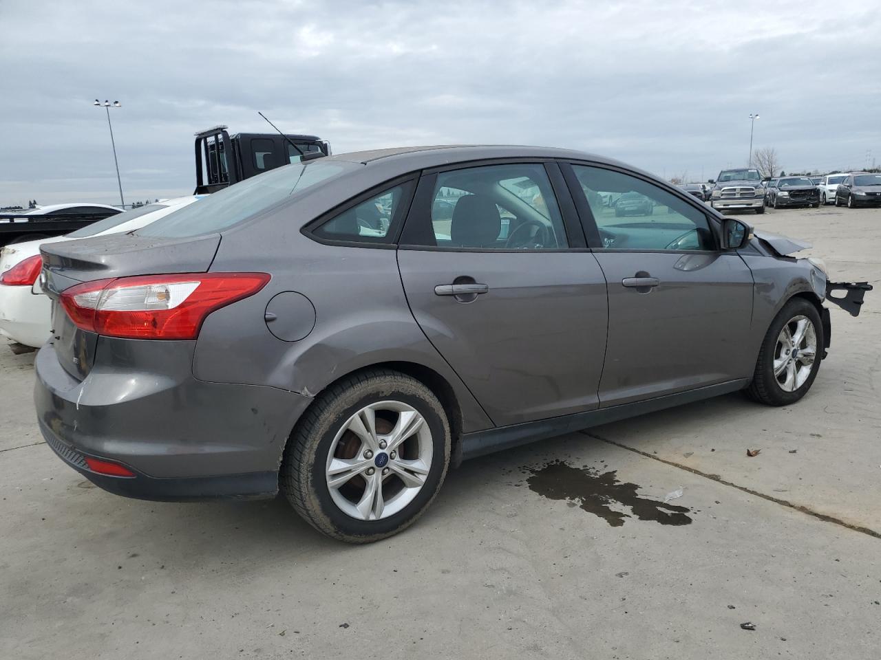 Photo 2 VIN: 1FADP3F20EL355379 - FORD FOCUS 