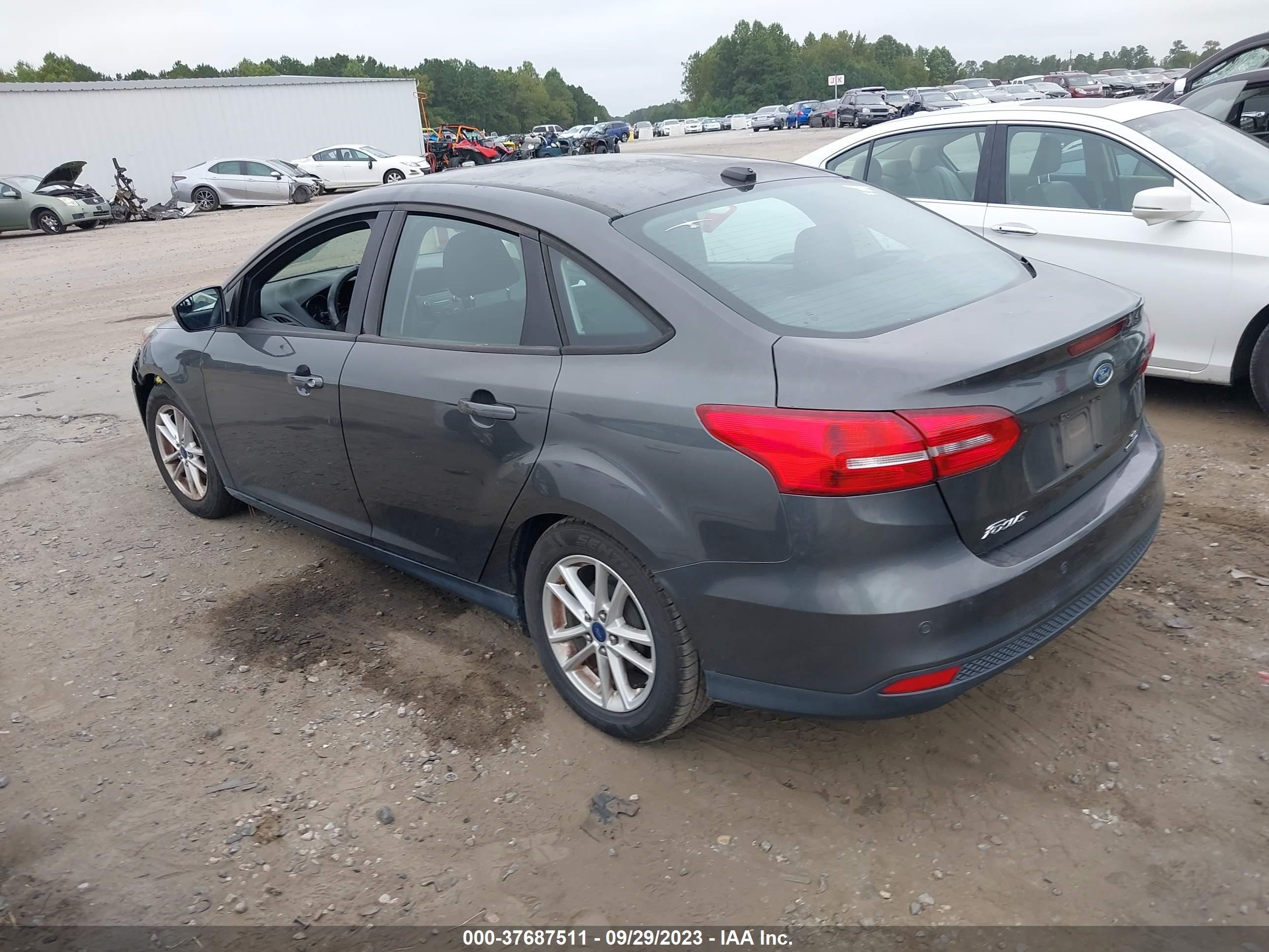 Photo 2 VIN: 1FADP3F20FL292463 - FORD FOCUS 