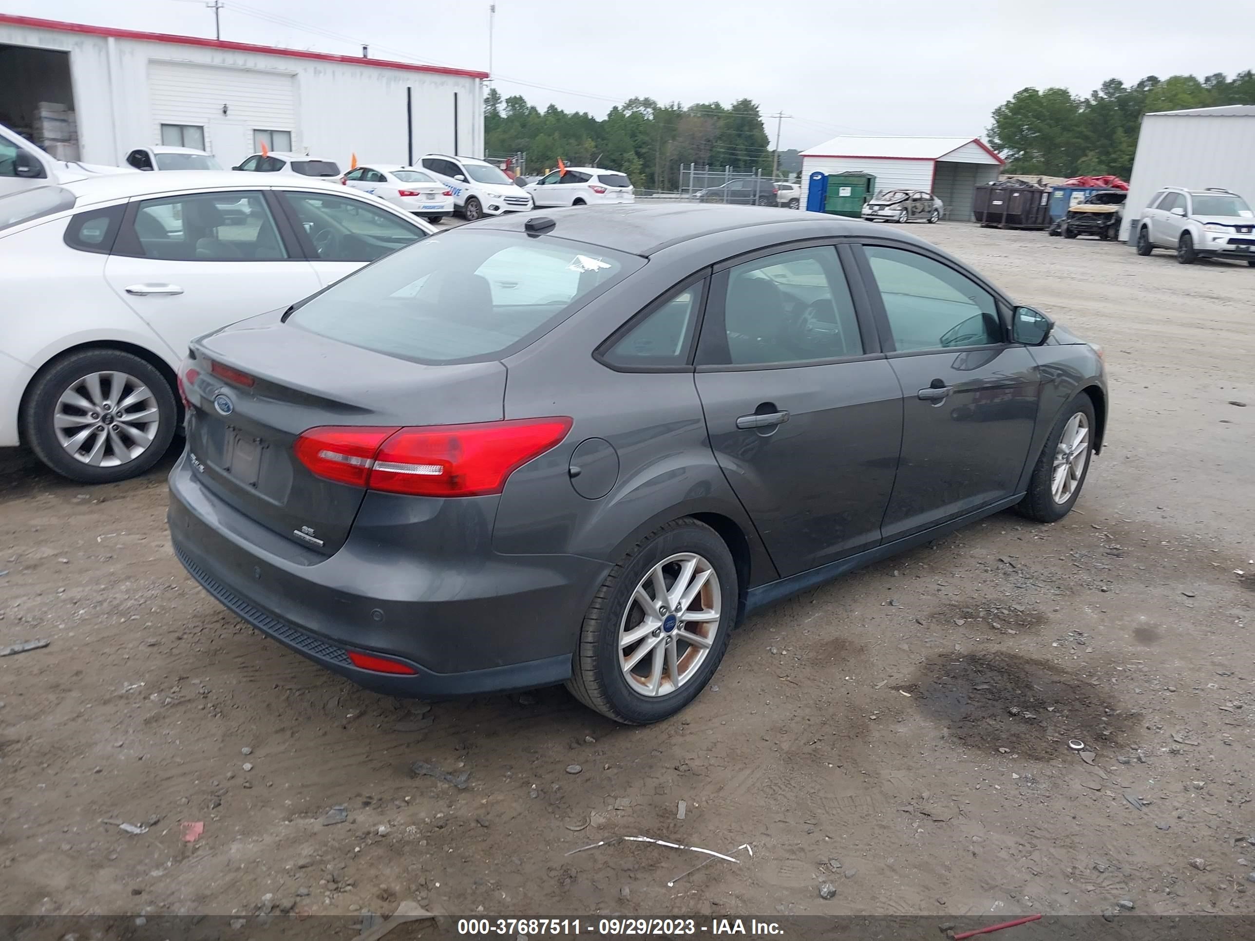 Photo 3 VIN: 1FADP3F20FL292463 - FORD FOCUS 