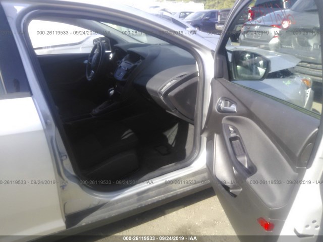 Photo 4 VIN: 1FADP3F20FL373995 - FORD FOCUS 