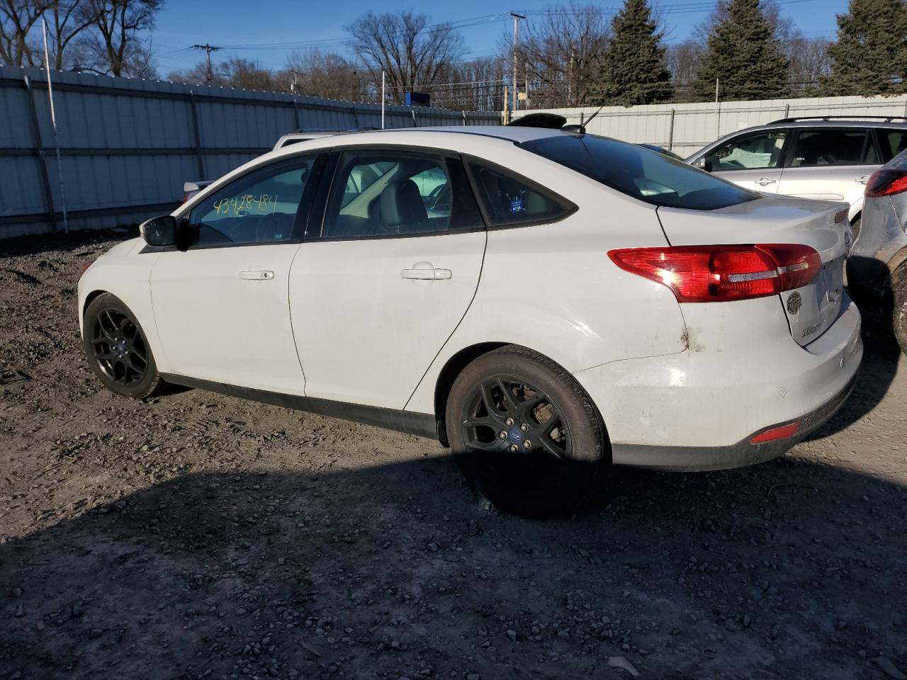 Photo 1 VIN: 1FADP3F20GL214296 - FORD FOCUS 