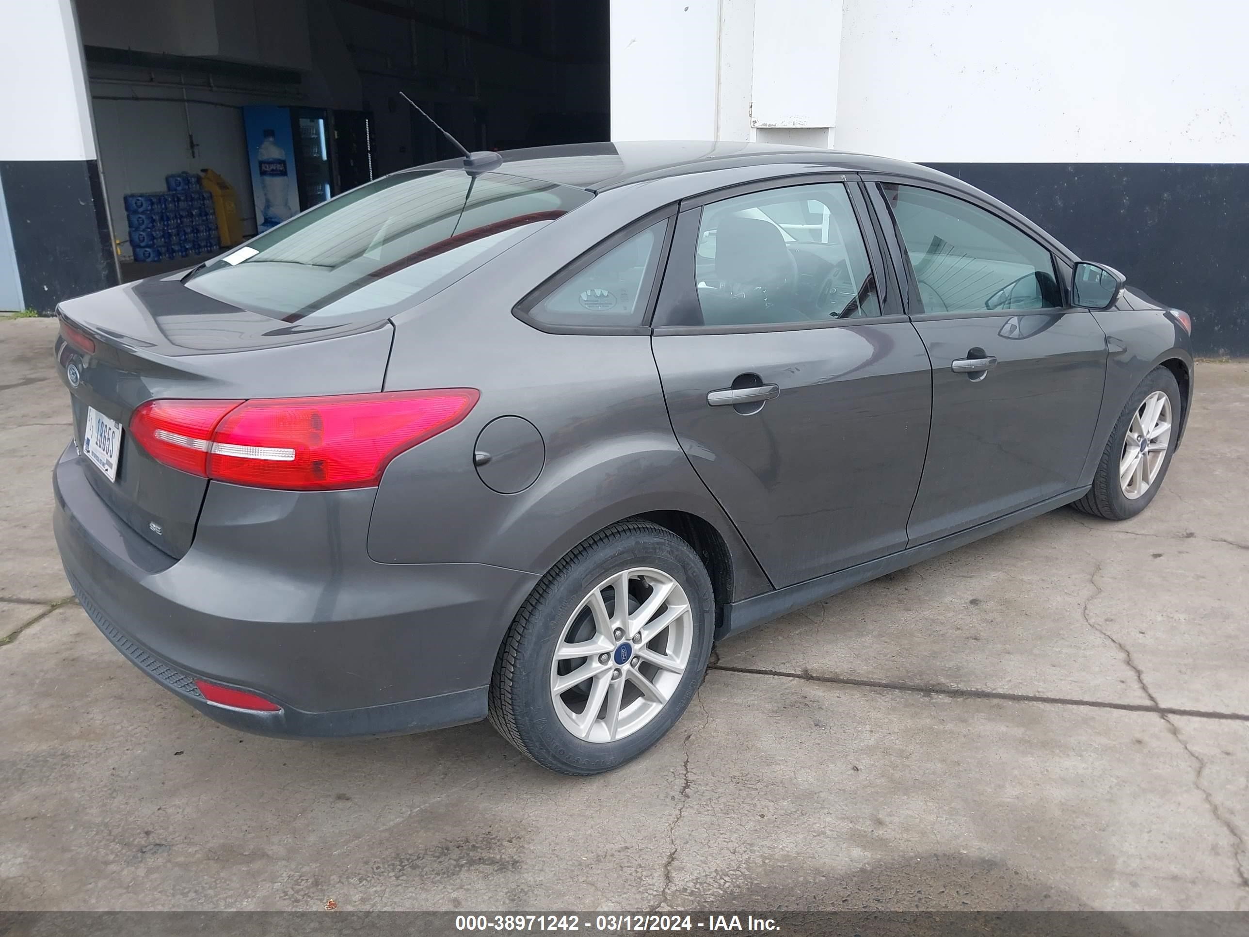 Photo 3 VIN: 1FADP3F20GL322160 - FORD FOCUS 