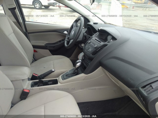 Photo 4 VIN: 1FADP3F20GL401909 - FORD FOCUS 