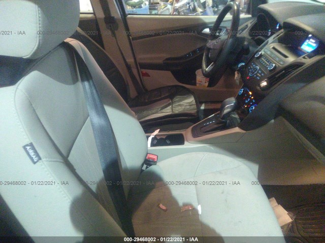 Photo 4 VIN: 1FADP3F20HL245291 - FORD FOCUS 