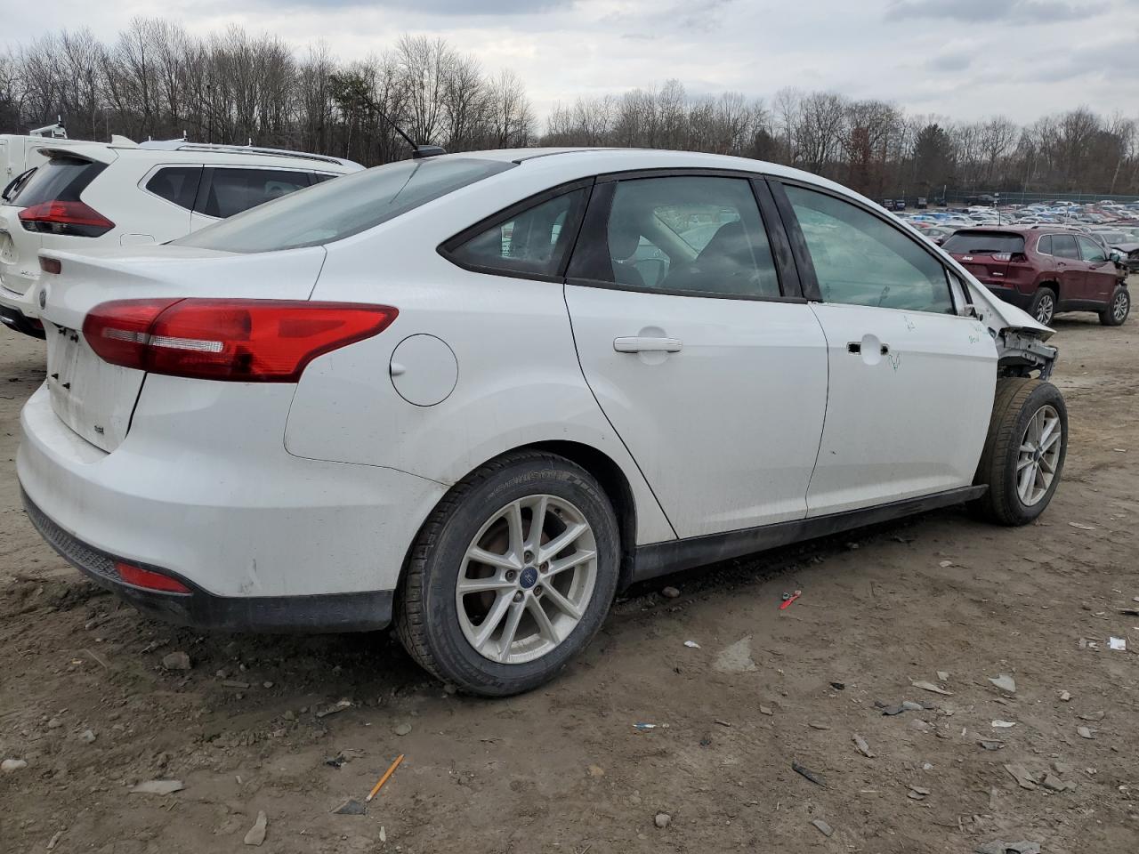 Photo 2 VIN: 1FADP3F20HL265363 - FORD FOCUS 