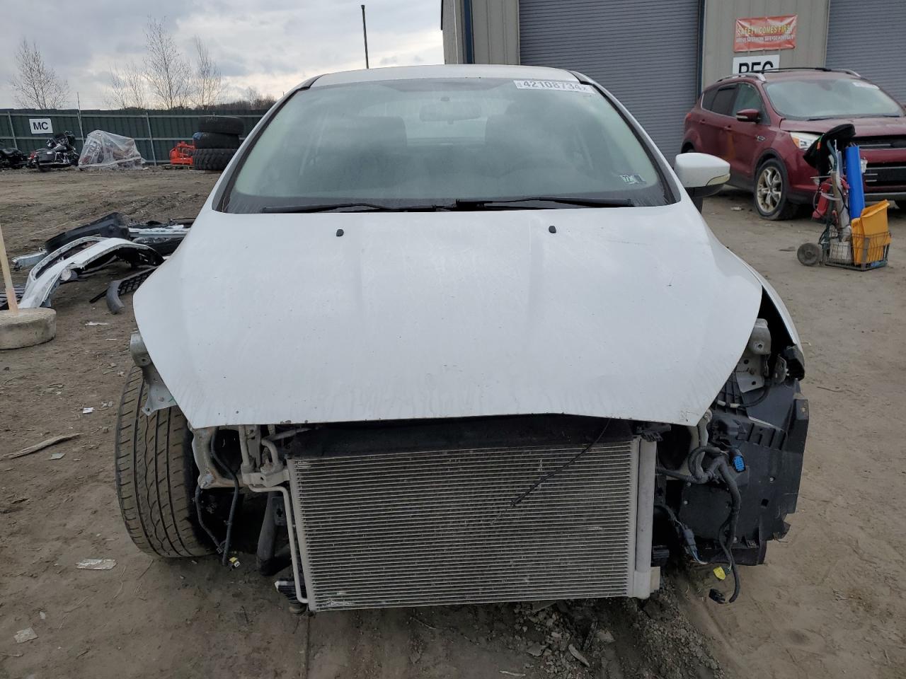 Photo 4 VIN: 1FADP3F20HL265363 - FORD FOCUS 