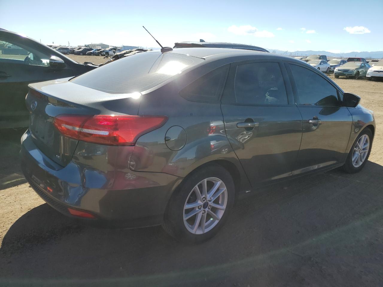 Photo 2 VIN: 1FADP3F20HL329191 - FORD FOCUS 