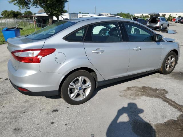 Photo 2 VIN: 1FADP3F21DL141631 - FORD FOCUS SE 