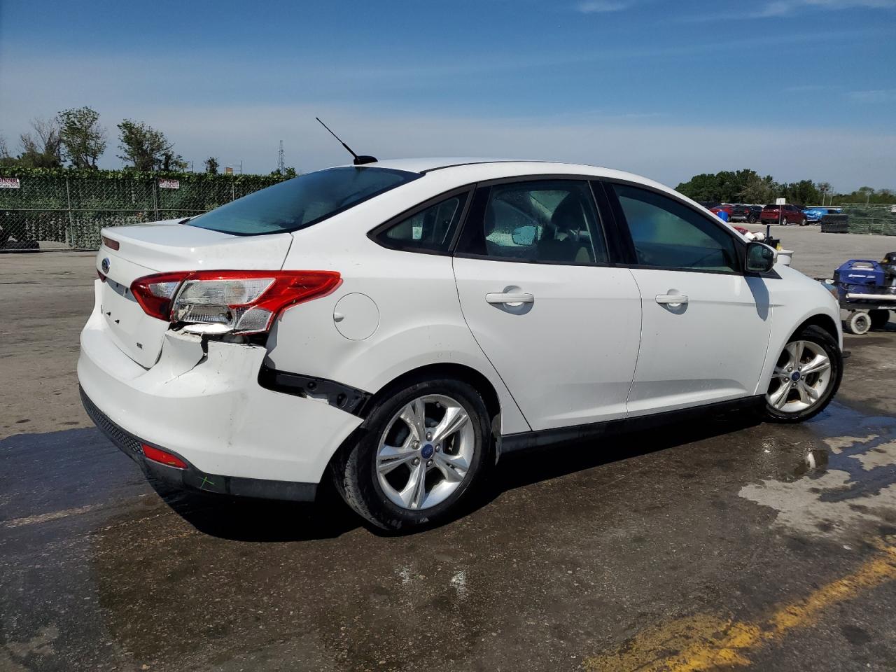 Photo 2 VIN: 1FADP3F21EL125253 - FORD FOCUS 