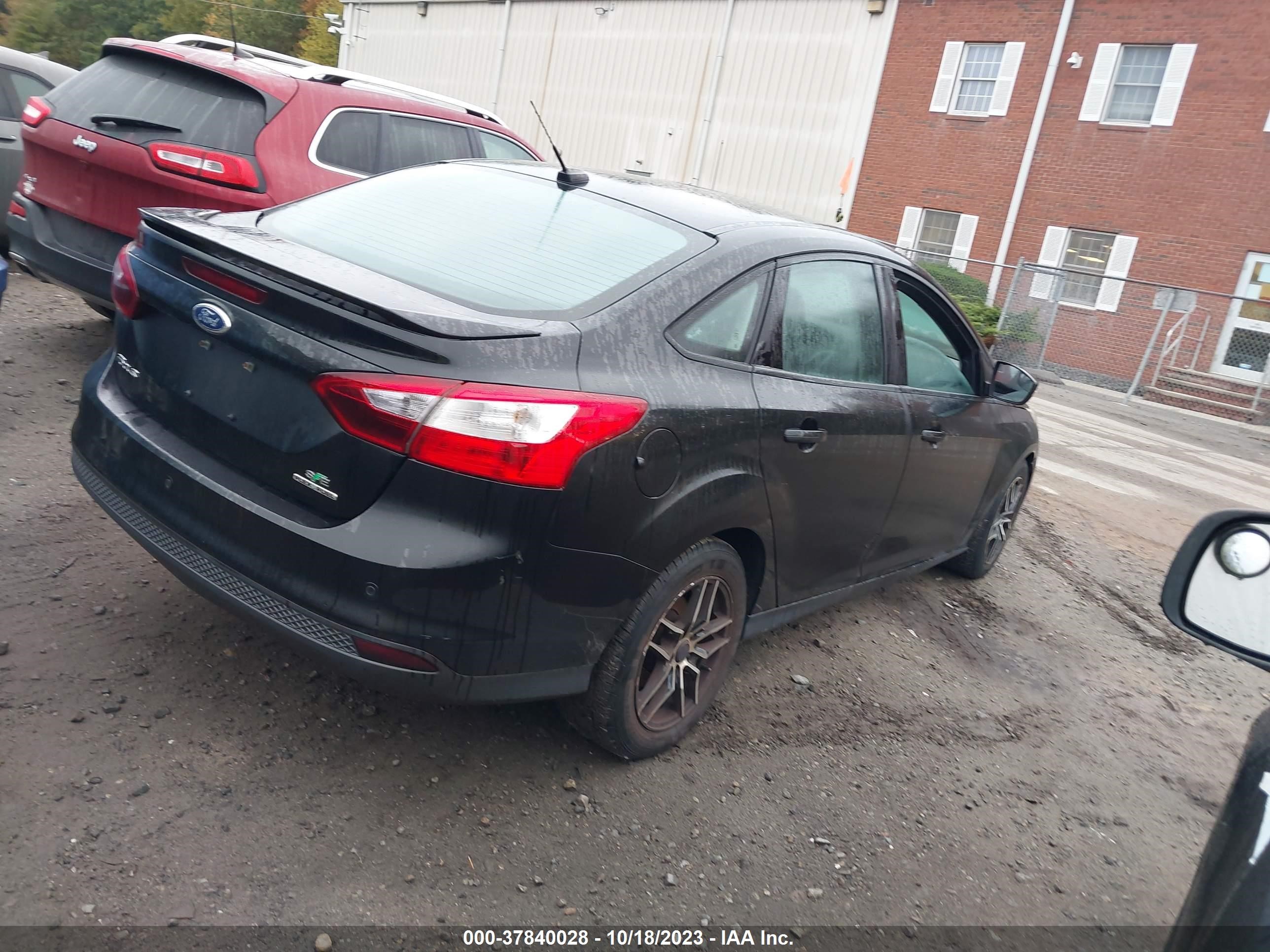 Photo 3 VIN: 1FADP3F21EL188434 - FORD FOCUS 