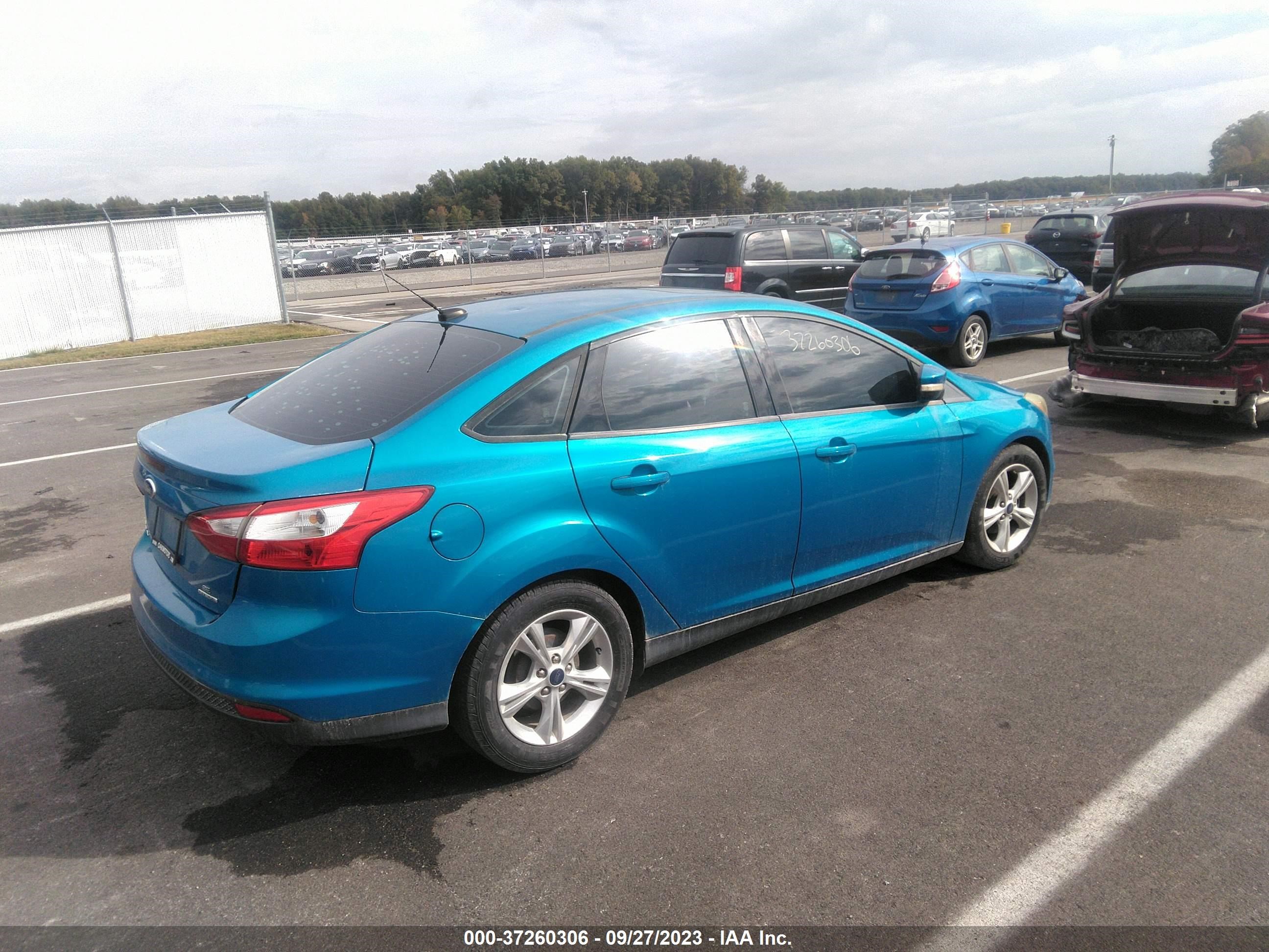 Photo 3 VIN: 1FADP3F21EL203790 - FORD FOCUS 