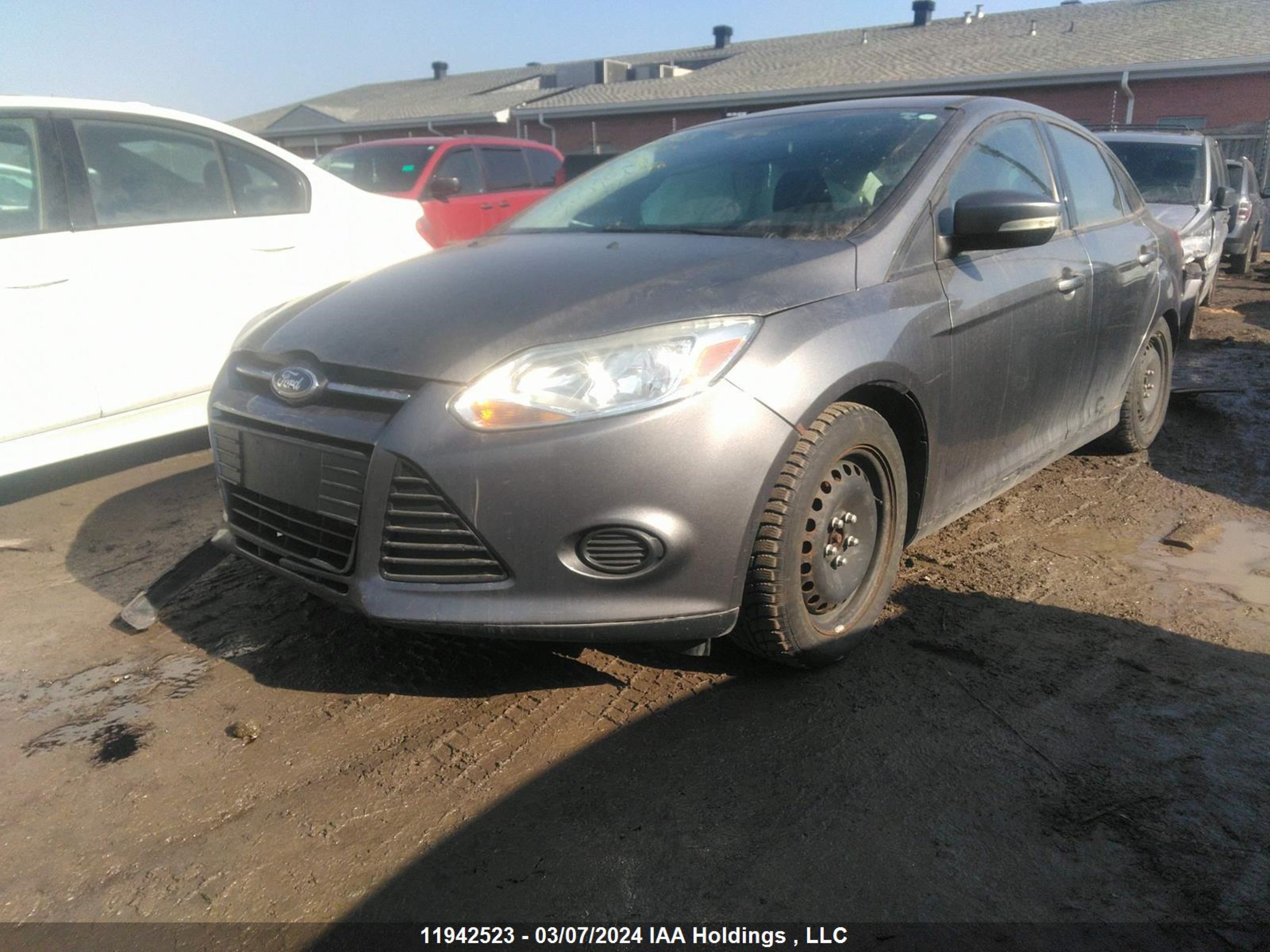 Photo 1 VIN: 1FADP3F21EL220363 - FORD FOCUS 