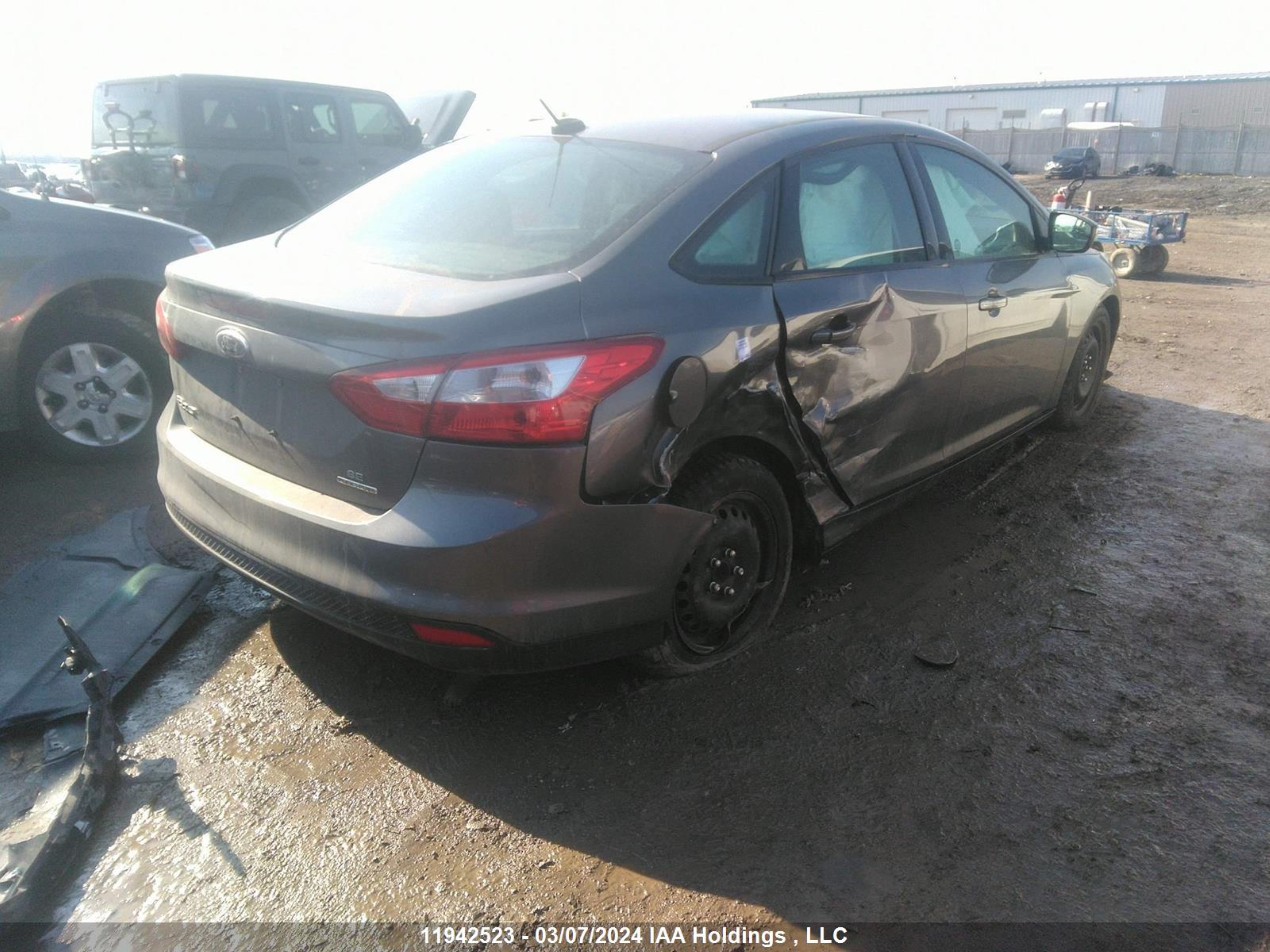 Photo 3 VIN: 1FADP3F21EL220363 - FORD FOCUS 