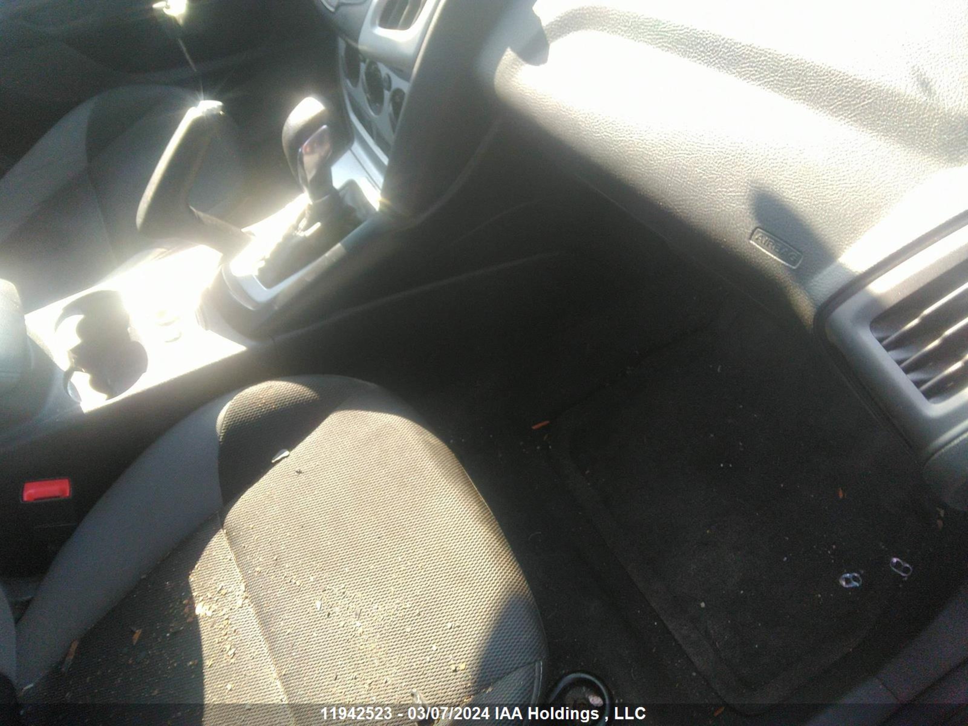 Photo 4 VIN: 1FADP3F21EL220363 - FORD FOCUS 