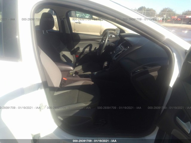 Photo 4 VIN: 1FADP3F21EL243402 - FORD FOCUS 