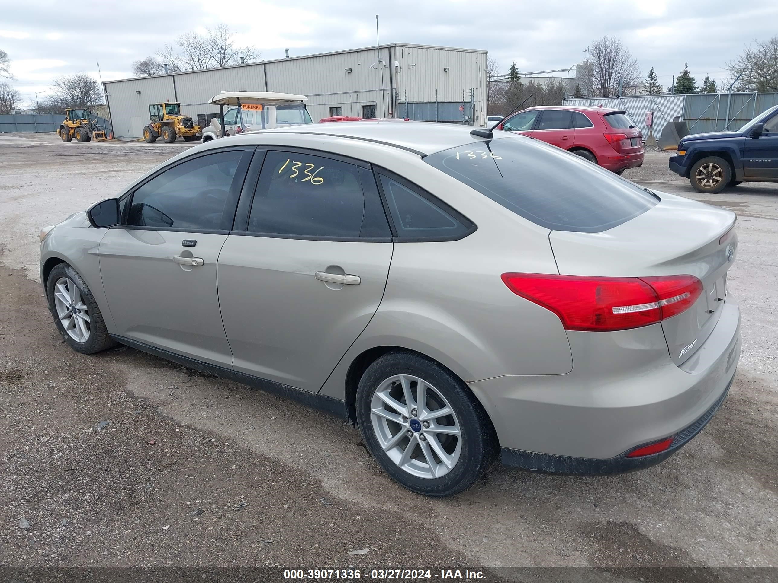 Photo 2 VIN: 1FADP3F21FL255552 - FORD FOCUS 