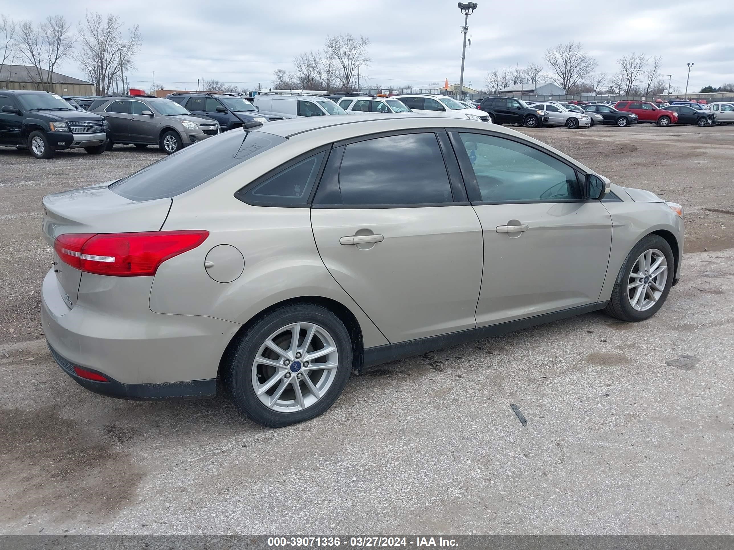 Photo 3 VIN: 1FADP3F21FL255552 - FORD FOCUS 