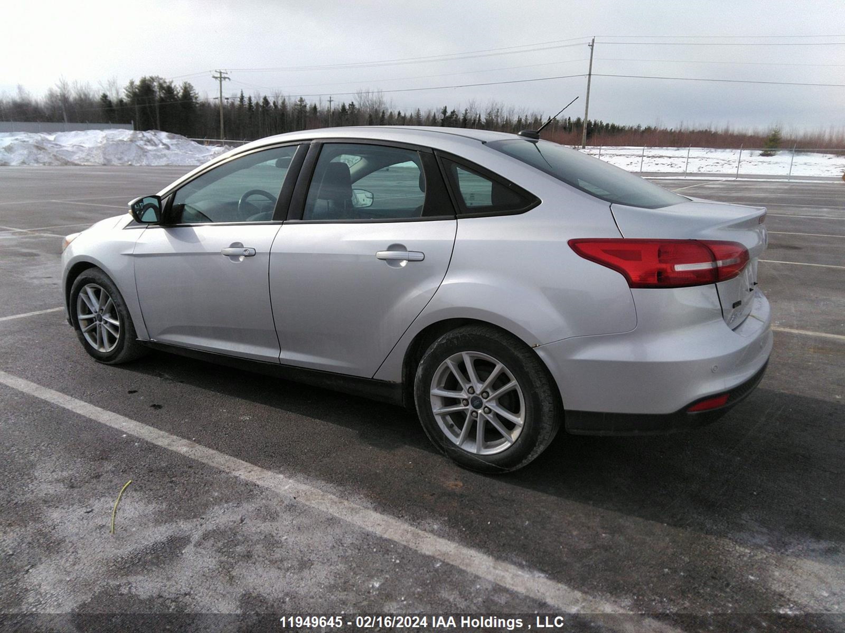 Photo 2 VIN: 1FADP3F21FL308749 - FORD FOCUS 