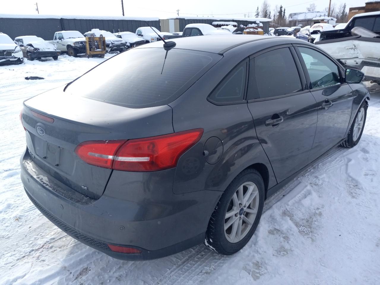 Photo 2 VIN: 1FADP3F21FL349379 - FORD FOCUS 