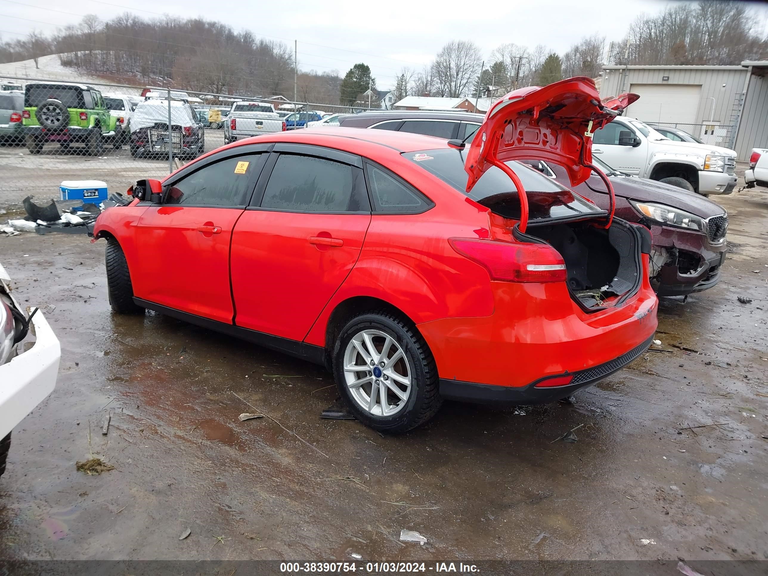 Photo 2 VIN: 1FADP3F21HL280048 - FORD FOCUS 