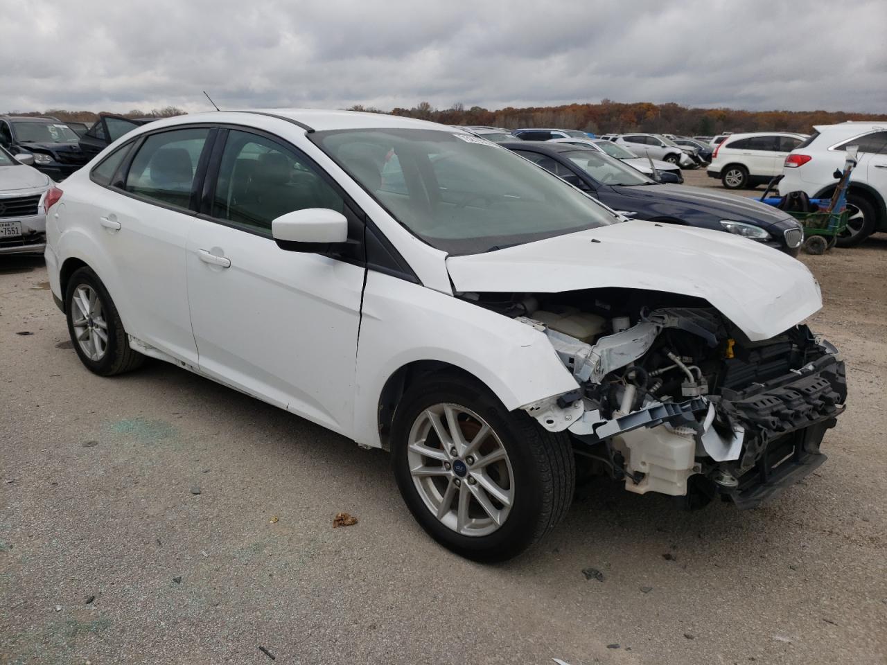 Photo 3 VIN: 1FADP3F21JL225296 - FORD FOCUS 