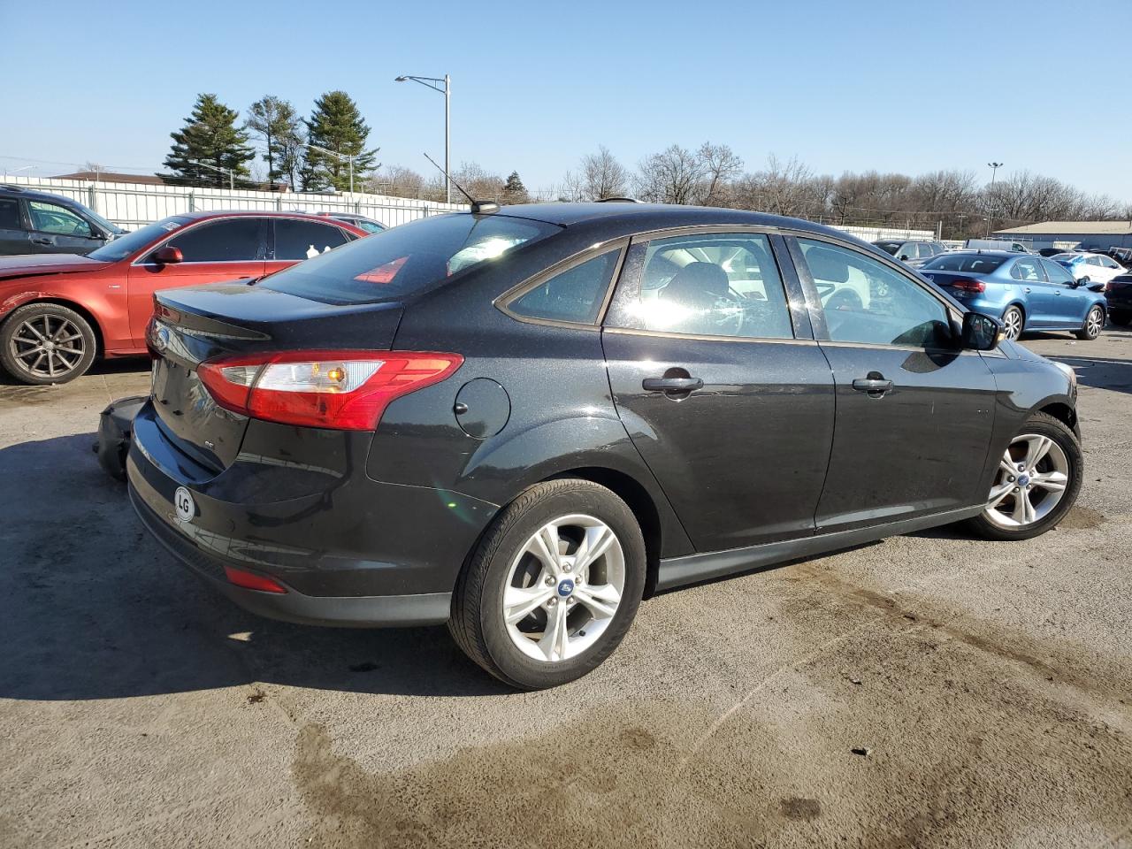 Photo 2 VIN: 1FADP3F22DL186402 - FORD FOCUS 