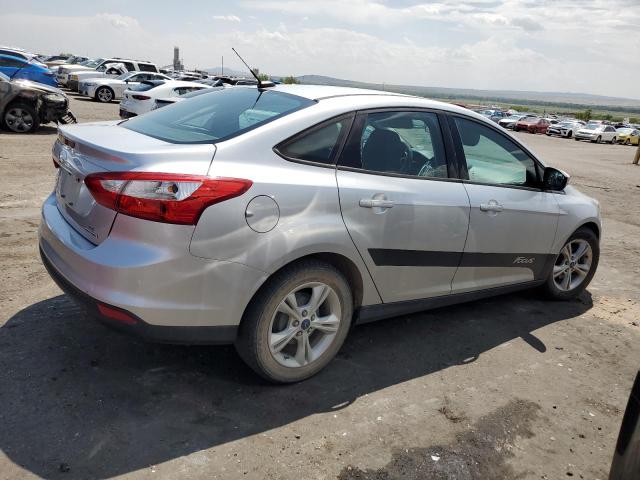 Photo 2 VIN: 1FADP3F22DL352420 - FORD FOCUS 