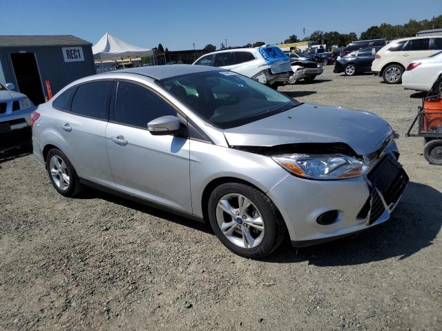 Photo 3 VIN: 1FADP3F22DL374305 - FORD FOCUS SE 