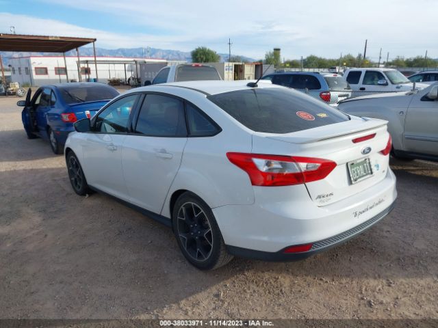 Photo 2 VIN: 1FADP3F22DL384252 - FORD FOCUS 