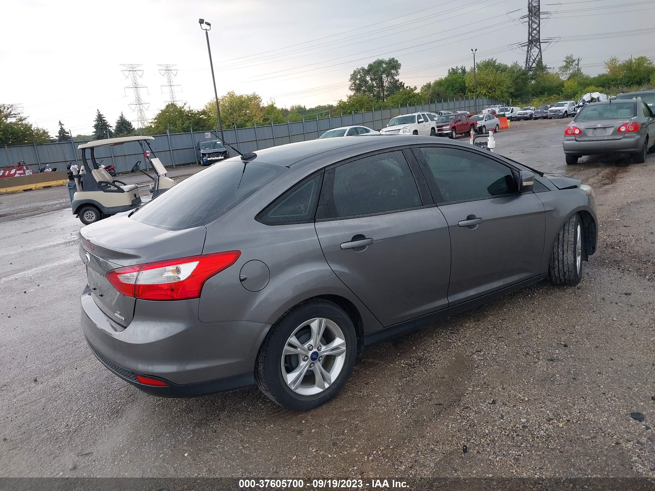 Photo 3 VIN: 1FADP3F22EL147956 - FORD FOCUS 