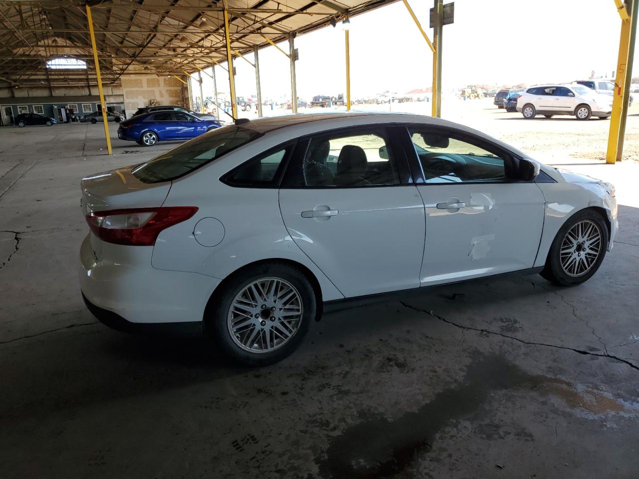 Photo 2 VIN: 1FADP3F22EL260600 - FORD FOCUS 