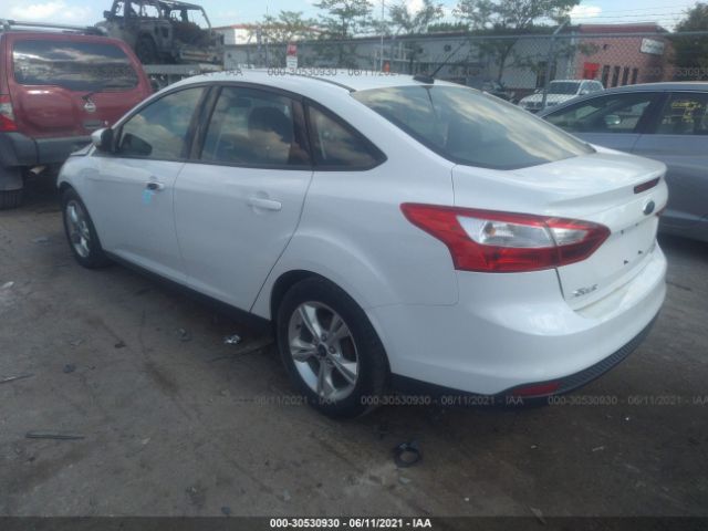 Photo 2 VIN: 1FADP3F22EL306572 - FORD FOCUS 